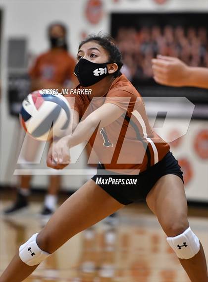 Thumbnail 2 in Hutto @ Vandegrift photogallery.