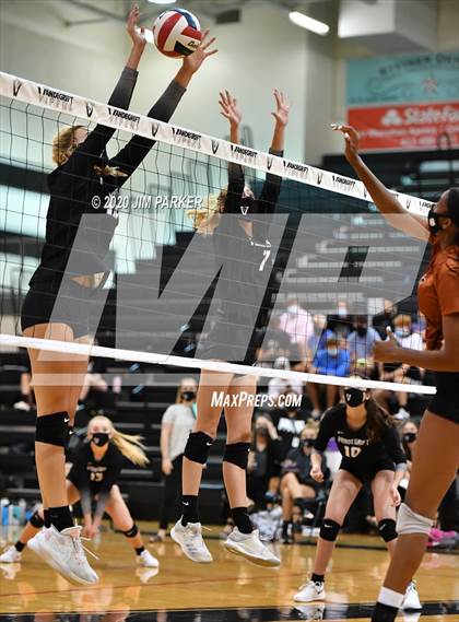 Thumbnail 2 in Hutto @ Vandegrift photogallery.