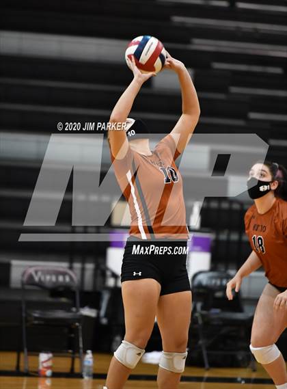 Thumbnail 1 in Hutto @ Vandegrift photogallery.