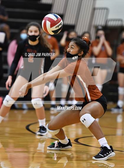 Thumbnail 3 in Hutto @ Vandegrift photogallery.