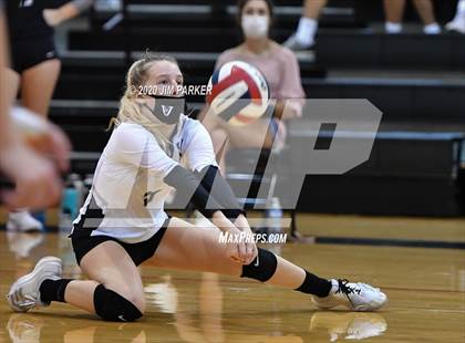 Thumbnail 2 in Hutto @ Vandegrift photogallery.
