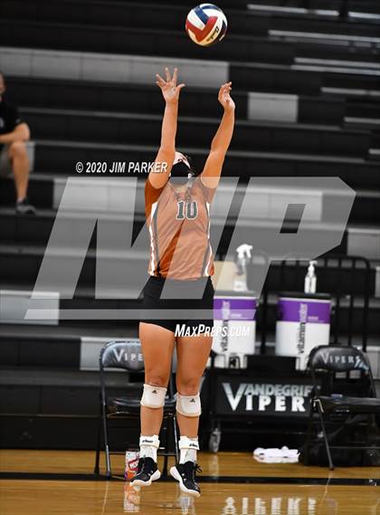 Thumbnail 1 in Hutto @ Vandegrift photogallery.