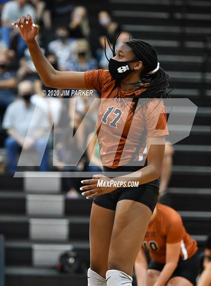 Thumbnail 1 in Hutto @ Vandegrift photogallery.