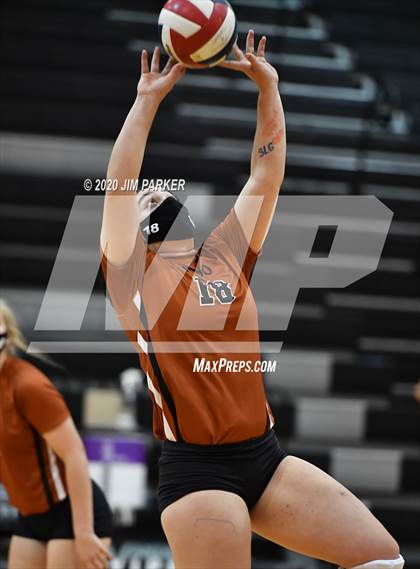 Thumbnail 3 in Hutto @ Vandegrift photogallery.