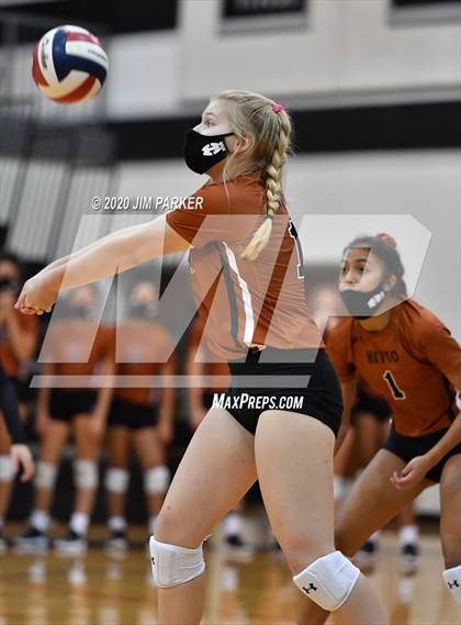 Thumbnail 3 in Hutto @ Vandegrift photogallery.