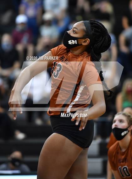 Thumbnail 2 in Hutto @ Vandegrift photogallery.