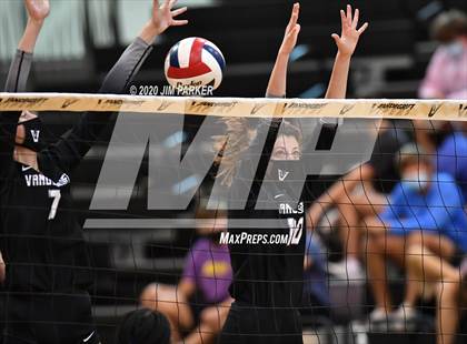 Thumbnail 3 in Hutto @ Vandegrift photogallery.