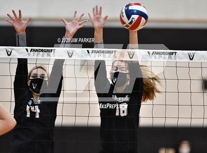 Thumbnail 1 in Hutto @ Vandegrift photogallery.