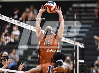 Thumbnail 1 in Hutto @ Vandegrift photogallery.