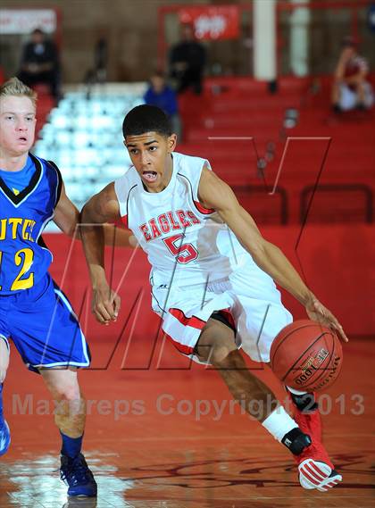 Thumbnail 1 in Maize vs. Hutchinson (McPherson Invitational) photogallery.