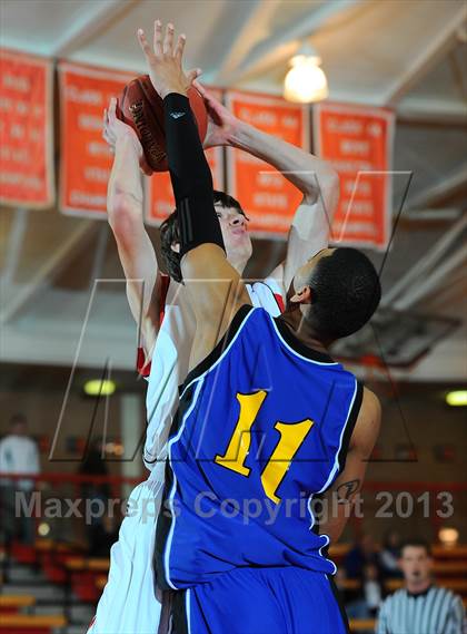 Thumbnail 3 in Maize vs. Hutchinson (McPherson Invitational) photogallery.