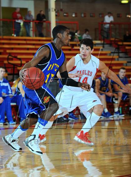 Thumbnail 2 in Maize vs. Hutchinson (McPherson Invitational) photogallery.
