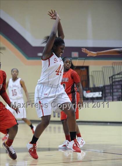 Thumbnail 2 in MacArthur vs. St. Johns (Nike Tournament of Champions) photogallery.