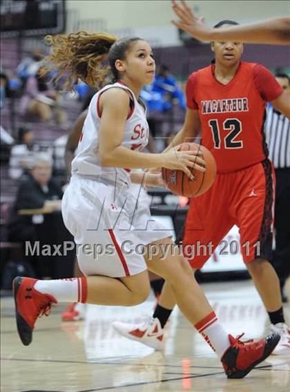 Thumbnail 2 in MacArthur vs. St. Johns (Nike Tournament of Champions) photogallery.