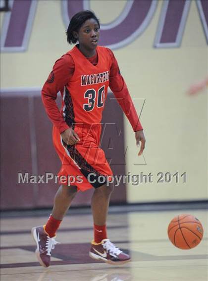 Thumbnail 1 in MacArthur vs. St. Johns (Nike Tournament of Champions) photogallery.