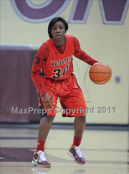Thumbnail 1 in MacArthur vs. St. Johns (Nike Tournament of Champions) photogallery.