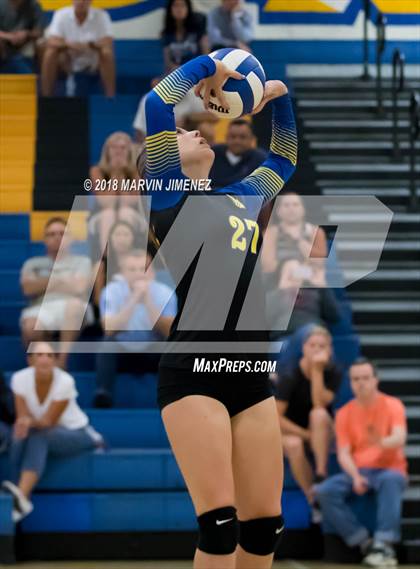 Thumbnail 1 in Moorpark @ Agoura photogallery.