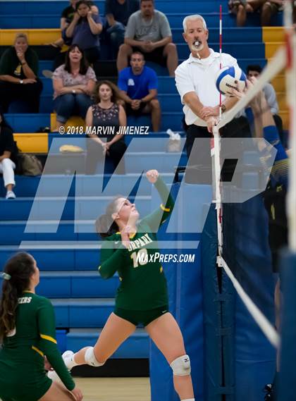 Thumbnail 1 in Moorpark @ Agoura photogallery.