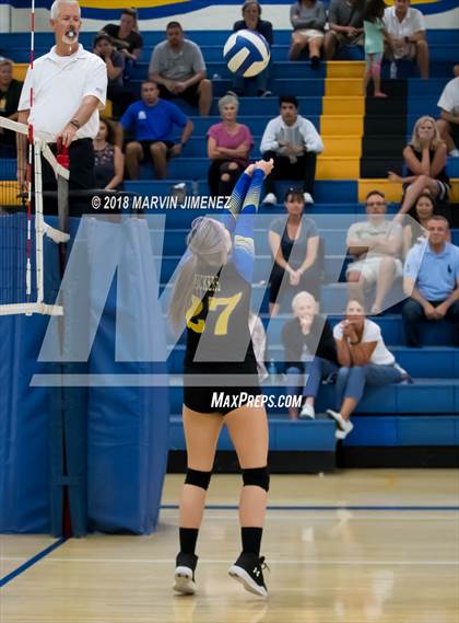 Thumbnail 1 in Moorpark @ Agoura photogallery.