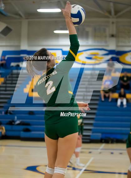Thumbnail 1 in Moorpark @ Agoura photogallery.
