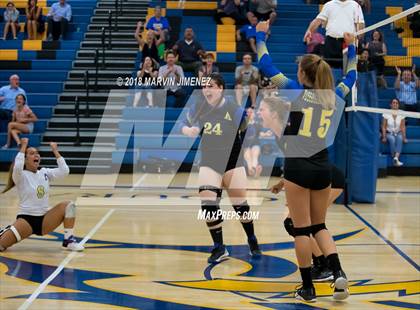 Thumbnail 1 in Moorpark @ Agoura photogallery.