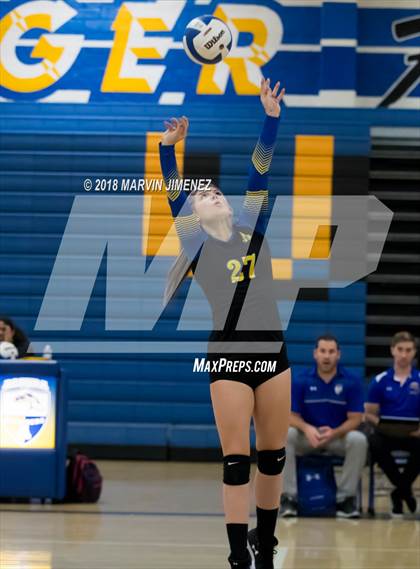 Thumbnail 1 in Moorpark @ Agoura photogallery.