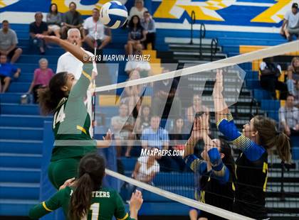 Thumbnail 1 in Moorpark @ Agoura photogallery.