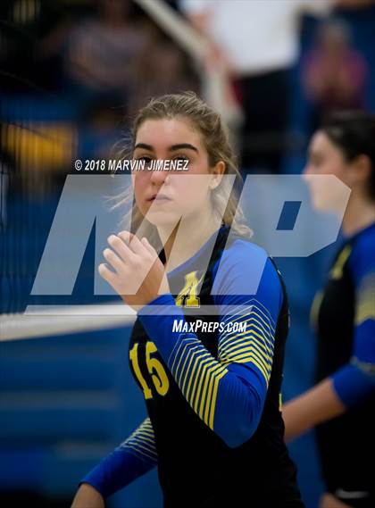 Thumbnail 1 in Moorpark @ Agoura photogallery.