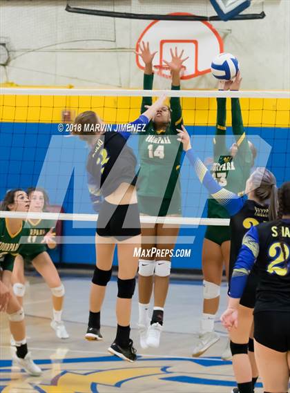 Thumbnail 1 in Moorpark @ Agoura photogallery.