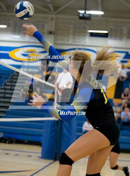 Thumbnail 1 in Moorpark @ Agoura photogallery.