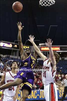 Thumbnail 2 in Escalon vs Ripon (D4 Sec. Final)#3 photogallery.