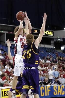Thumbnail 1 in Escalon vs Ripon (D4 Sec. Final)#3 photogallery.