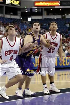 Thumbnail 2 in Escalon vs Ripon (D4 Sec. Final)#3 photogallery.