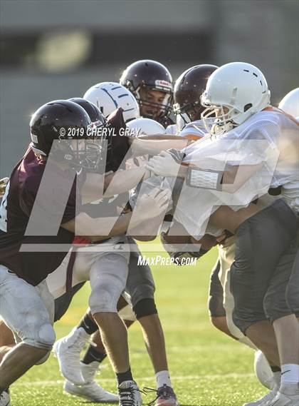 Thumbnail 3 in Sullivan Central @ Tennessee (Scrimmage) photogallery.
