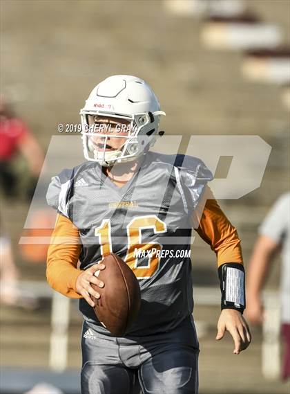 Thumbnail 1 in Sullivan Central @ Tennessee (Scrimmage) photogallery.