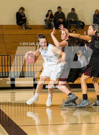 Thumbnail 3 in Ralston Valley vs. Chatfield (CHSSA 5A Second Round) photogallery.