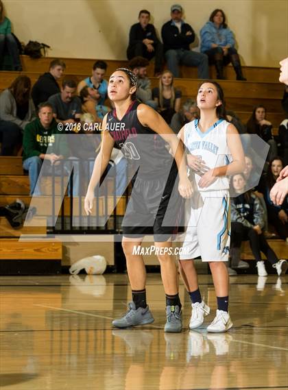 Thumbnail 2 in Ralston Valley vs. Chatfield (CHSSA 5A Second Round) photogallery.