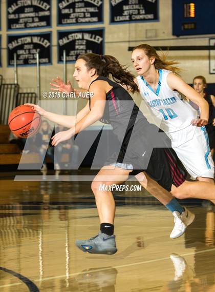 Thumbnail 3 in Ralston Valley vs. Chatfield (CHSSA 5A Second Round) photogallery.