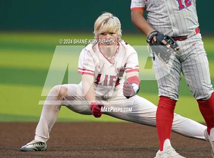 Thumbnail 2 in Life Waxahachie vs Carter-Riverside (UIL Bi-District Playoff) photogallery.
