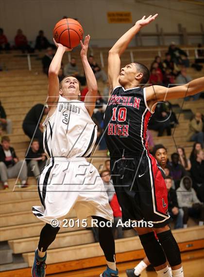 Thumbnail 3 in Lincoln Northeast vs. Lincoln (Heartland Athletic Conference Championship Game) photogallery.