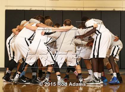 Thumbnail 2 in Lincoln Northeast vs. Lincoln (Heartland Athletic Conference Championship Game) photogallery.