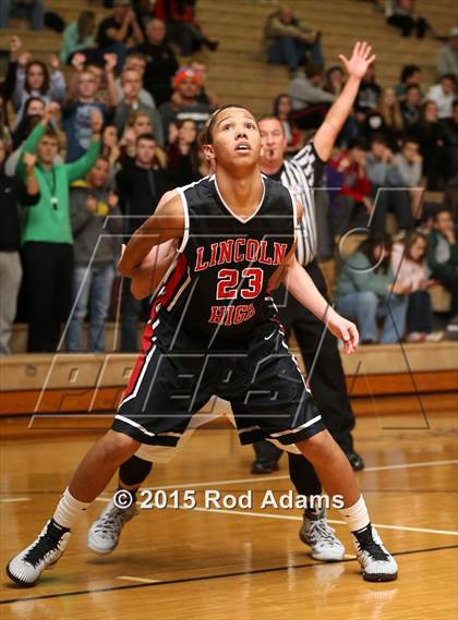 Thumbnail 2 in Lincoln Northeast vs. Lincoln (Heartland Athletic Conference Championship Game) photogallery.