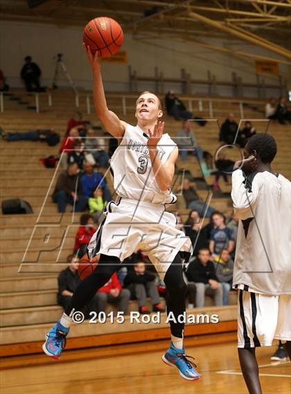 Thumbnail 1 in Lincoln Northeast vs. Lincoln (Heartland Athletic Conference Championship Game) photogallery.