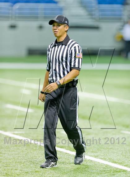 Thumbnail 3 in Brennan vs. Cedar Park (UIL 4A Division 2 Quarterfinal Playoff) photogallery.
