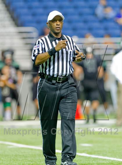 Thumbnail 1 in Brennan vs. Cedar Park (UIL 4A Division 2 Quarterfinal Playoff) photogallery.