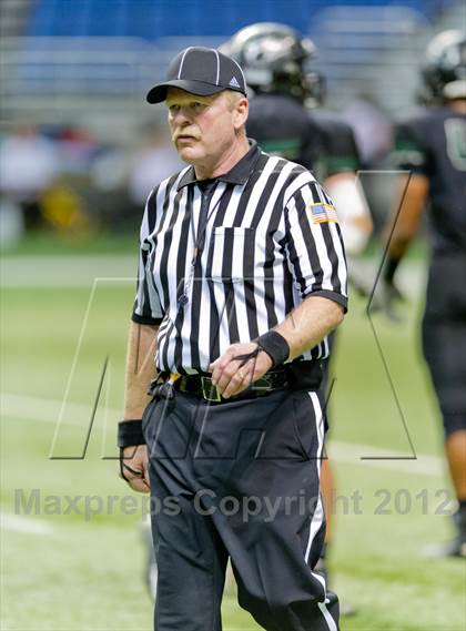 Thumbnail 3 in Brennan vs. Cedar Park (UIL 4A Division 2 Quarterfinal Playoff) photogallery.