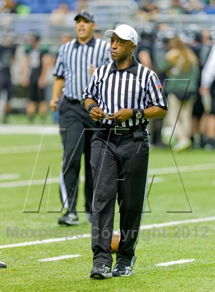 Thumbnail 1 in Brennan vs. Cedar Park (UIL 4A Division 2 Quarterfinal Playoff) photogallery.