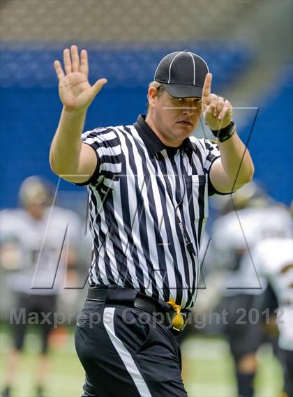 Thumbnail 2 in Brennan vs. Cedar Park (UIL 4A Division 2 Quarterfinal Playoff) photogallery.