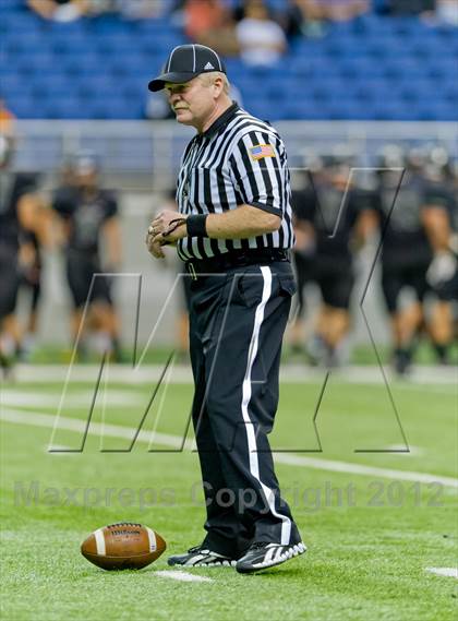 Thumbnail 3 in Brennan vs. Cedar Park (UIL 4A Division 2 Quarterfinal Playoff) photogallery.