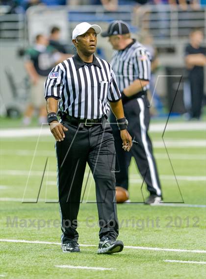 Thumbnail 2 in Brennan vs. Cedar Park (UIL 4A Division 2 Quarterfinal Playoff) photogallery.